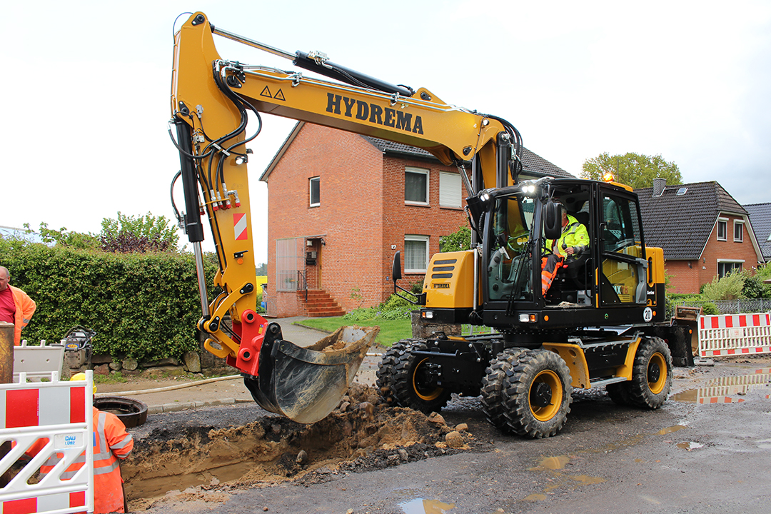 MX18G Front Left Side View Excavating